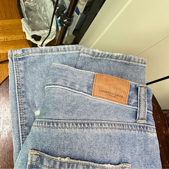 AMERICAN Eagle Ripped Mom Jean High Rise Denim Size 0 - Picture 12 of 12